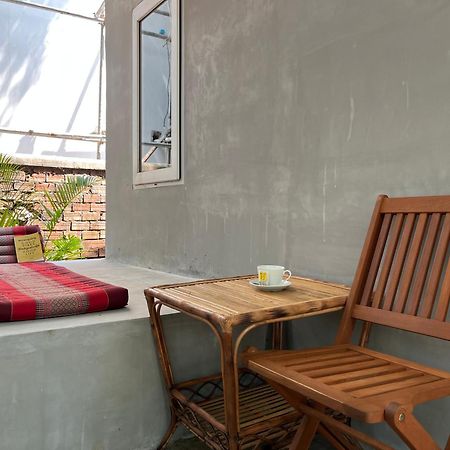 Banyan Tree Hostel Kampot Buitenkant foto