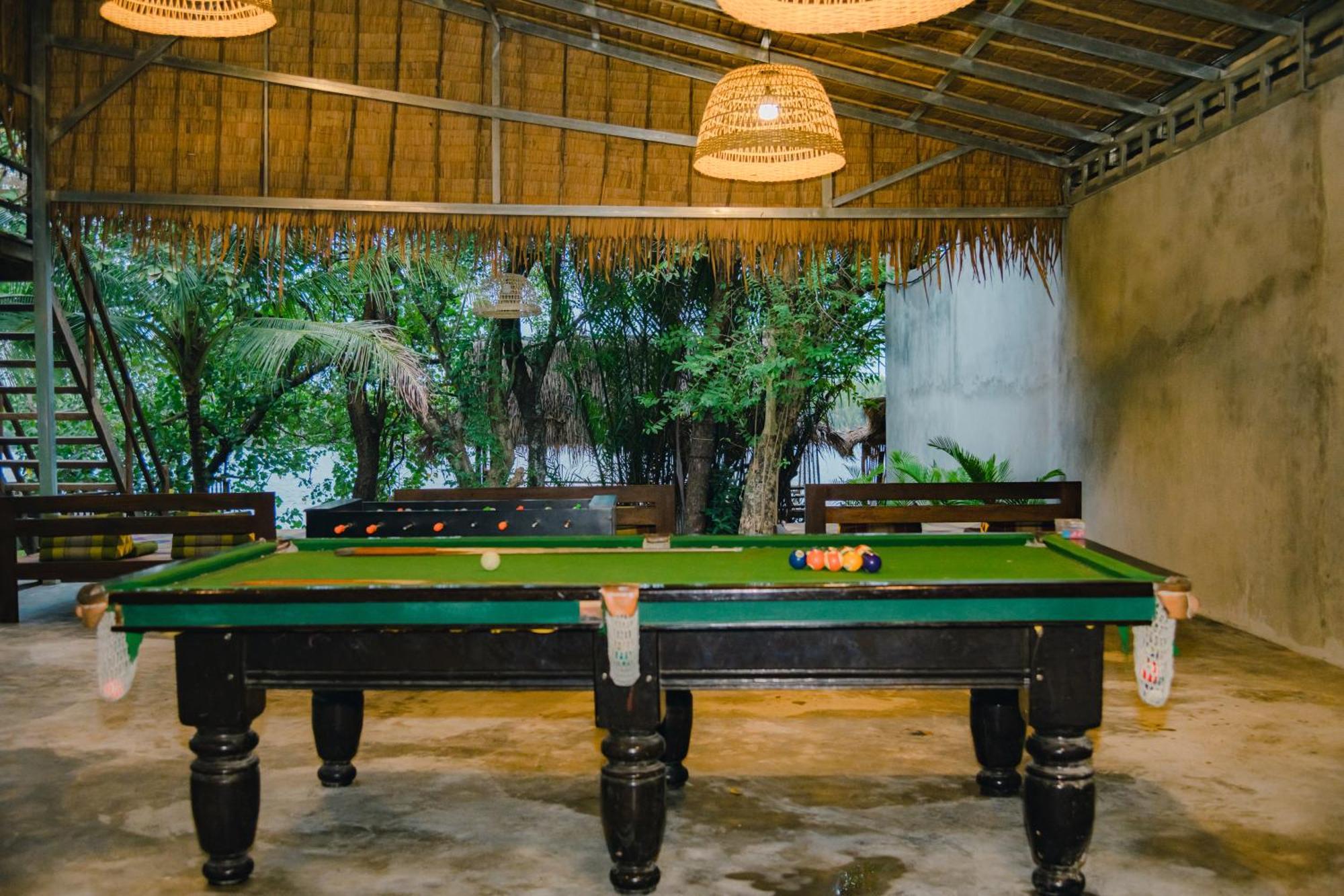 Banyan Tree Hostel Kampot Buitenkant foto