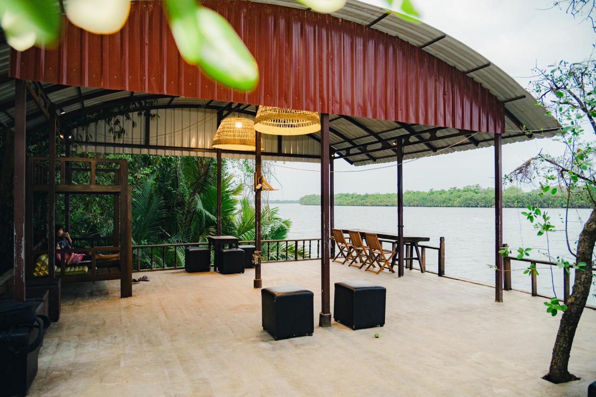 Banyan Tree Hostel Kampot Buitenkant foto