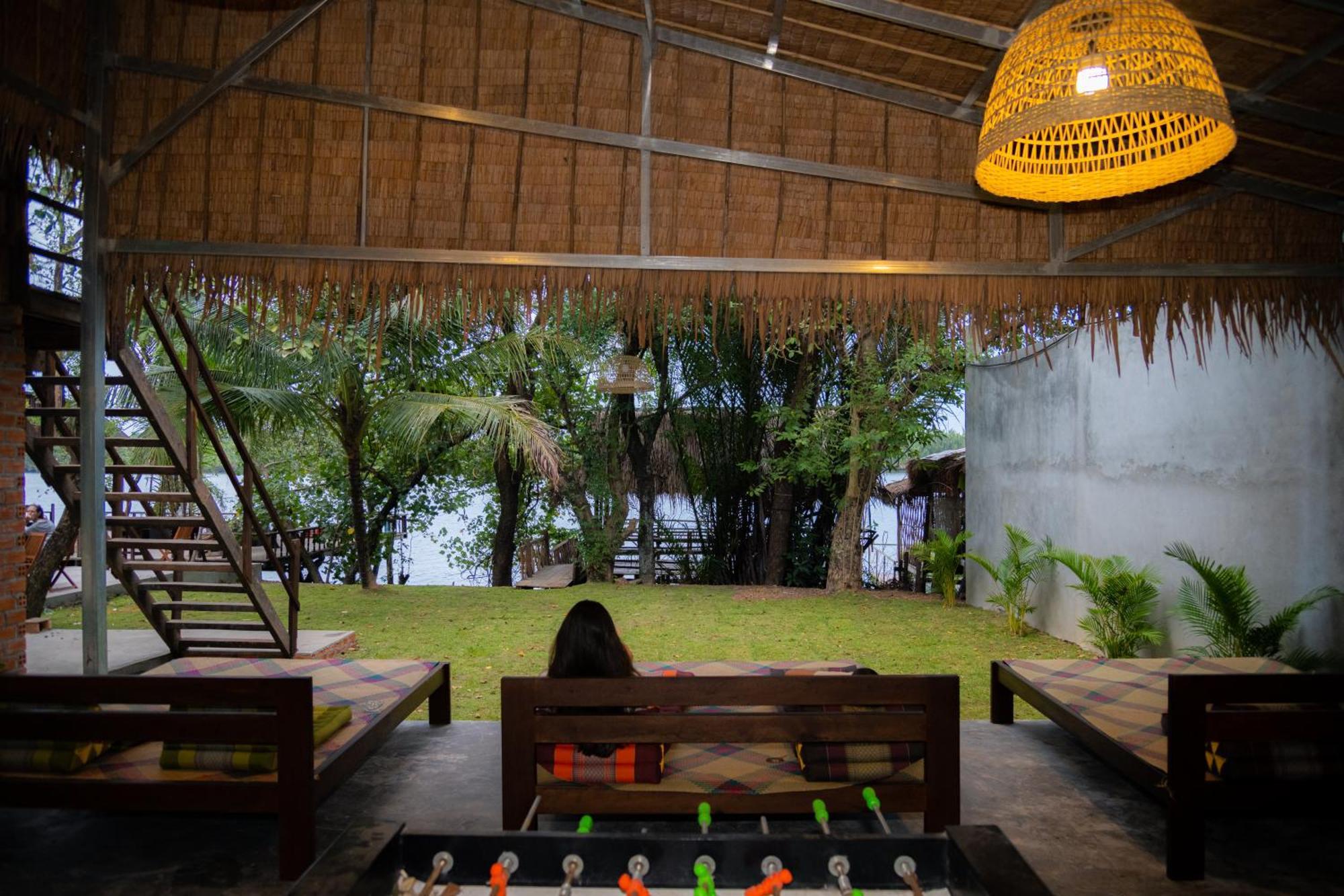 Banyan Tree Hostel Kampot Buitenkant foto