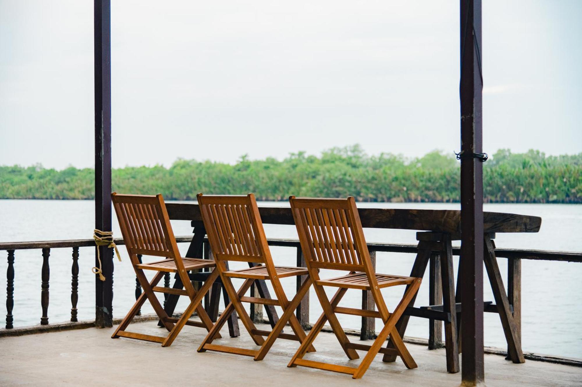 Banyan Tree Hostel Kampot Buitenkant foto