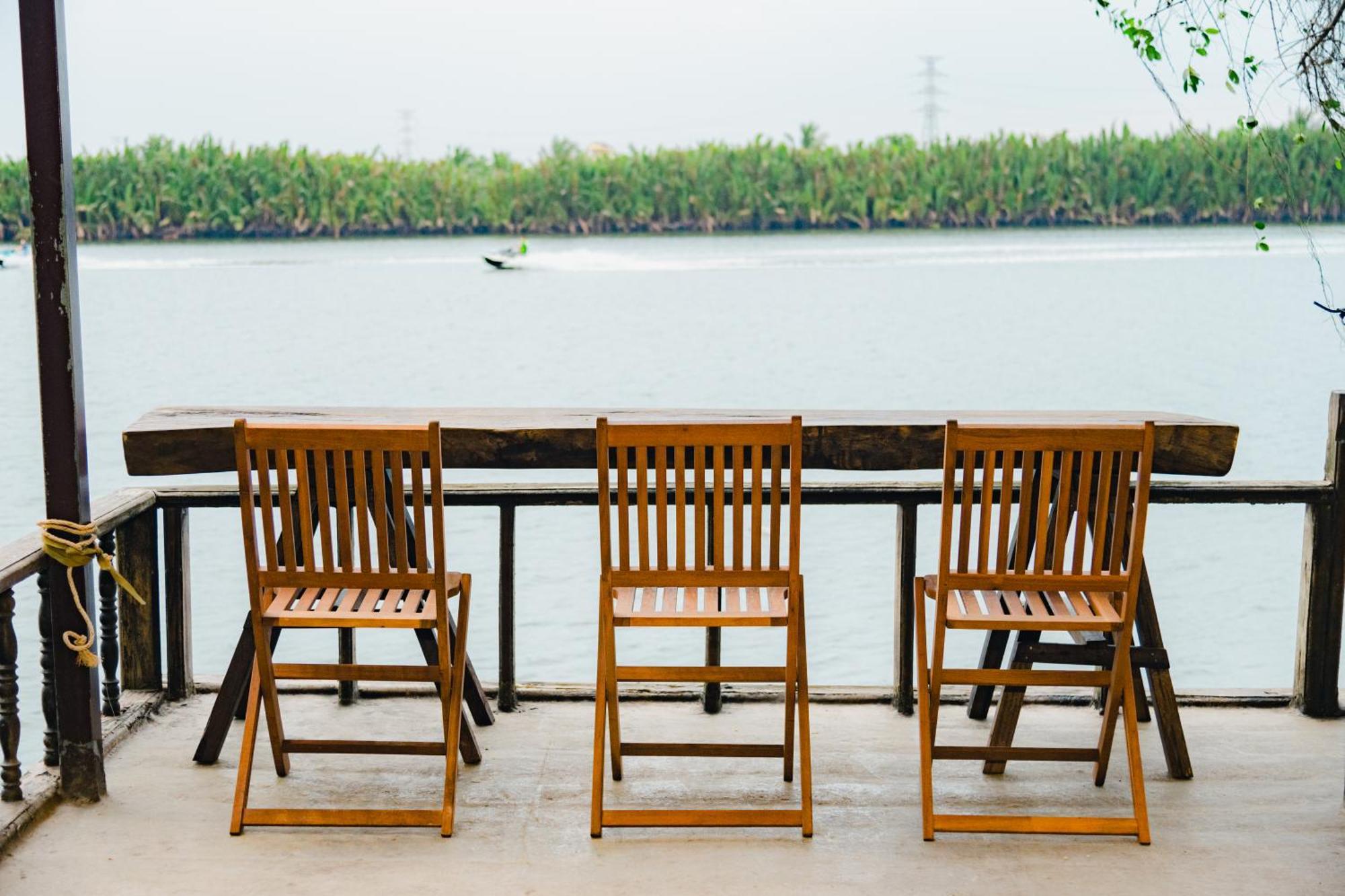 Banyan Tree Hostel Kampot Buitenkant foto