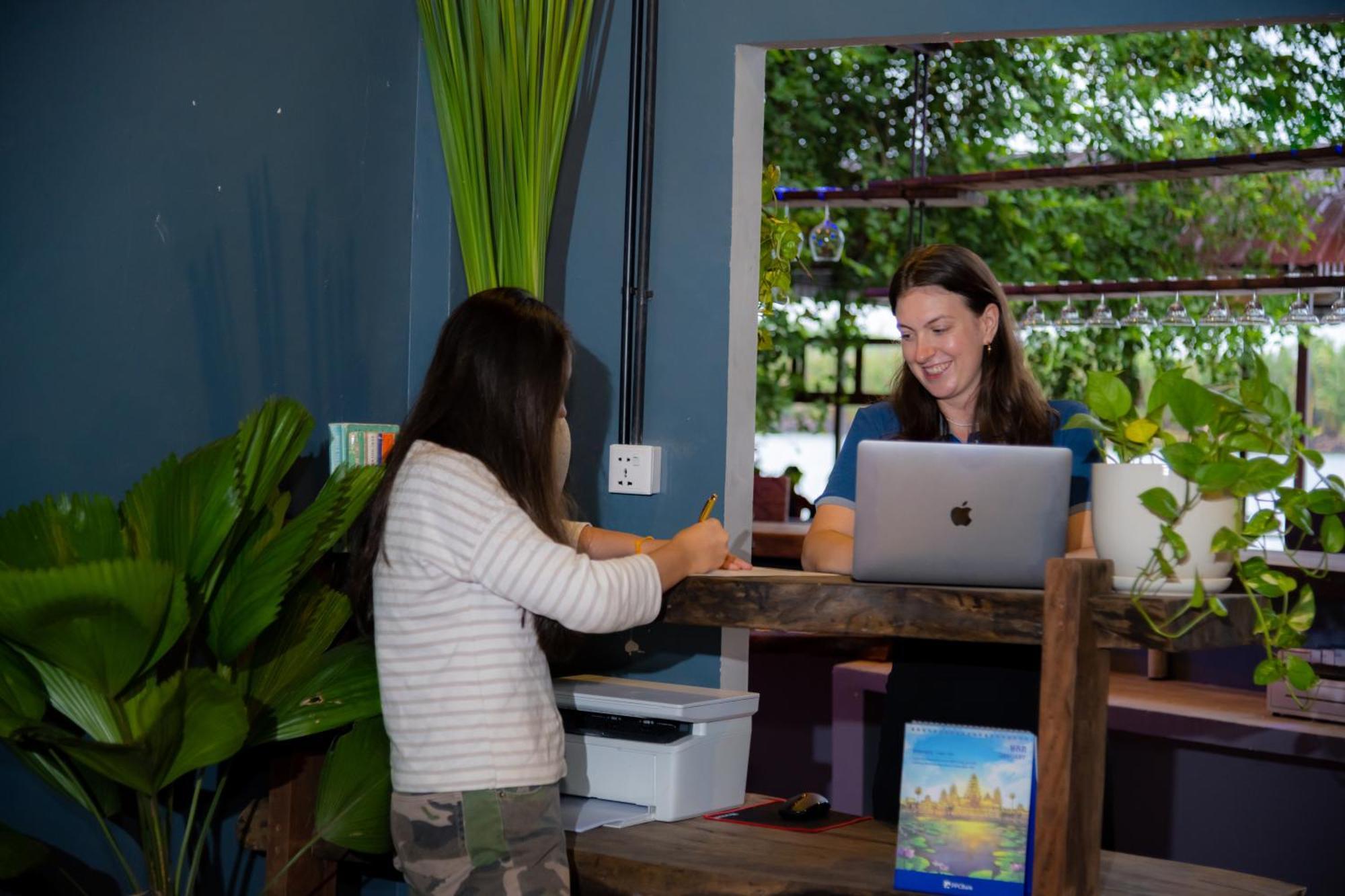 Banyan Tree Hostel Kampot Buitenkant foto