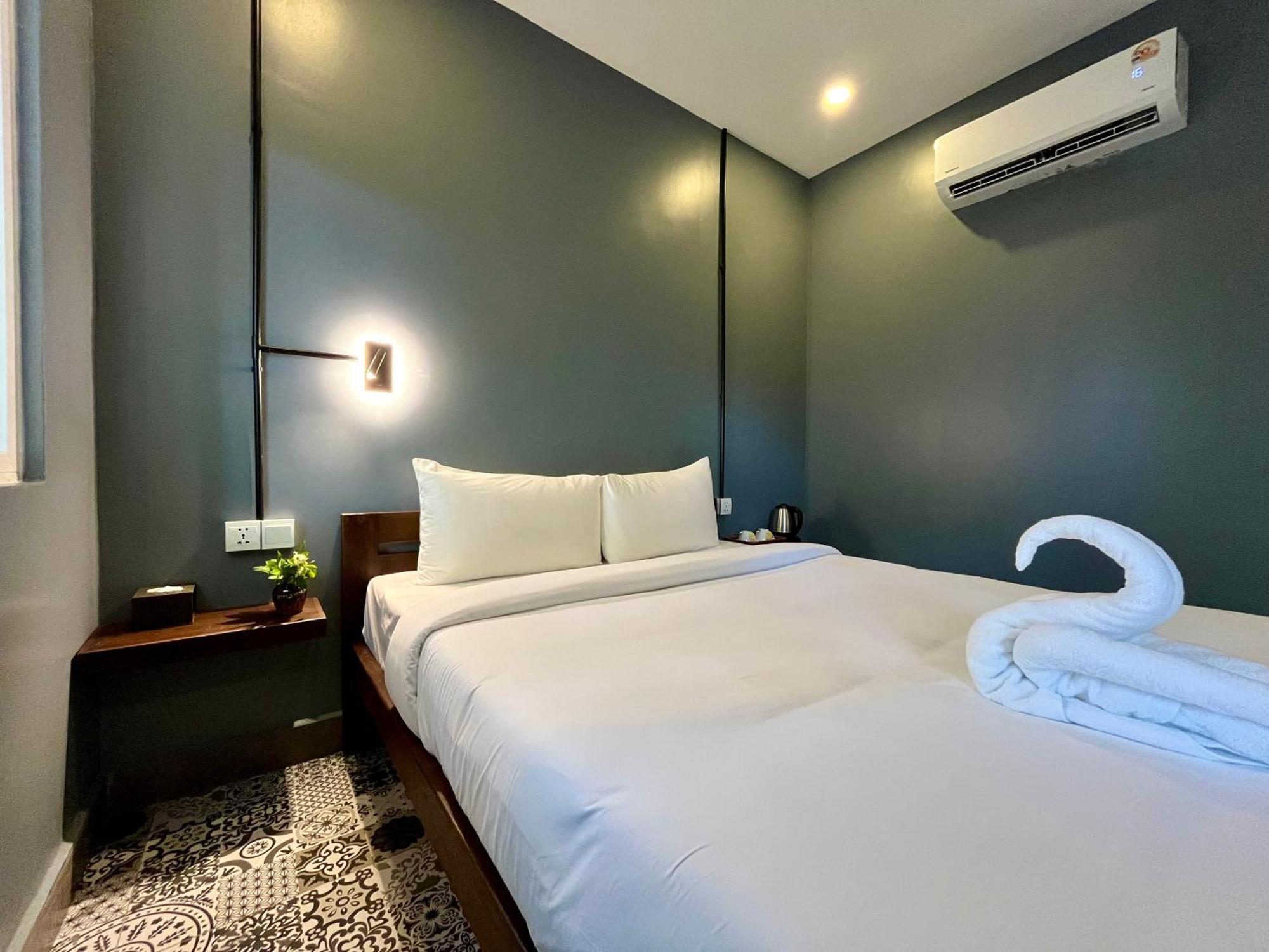 Banyan Tree Hostel Kampot Buitenkant foto