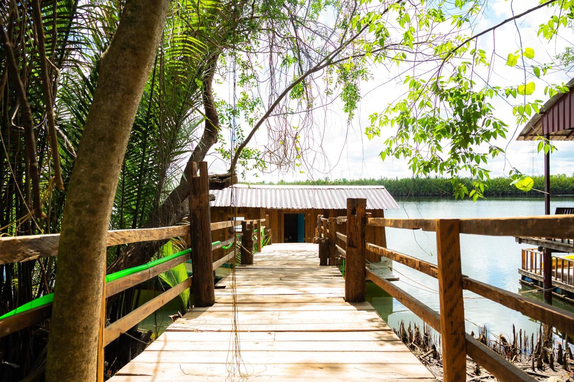 Banyan Tree Hostel Kampot Buitenkant foto