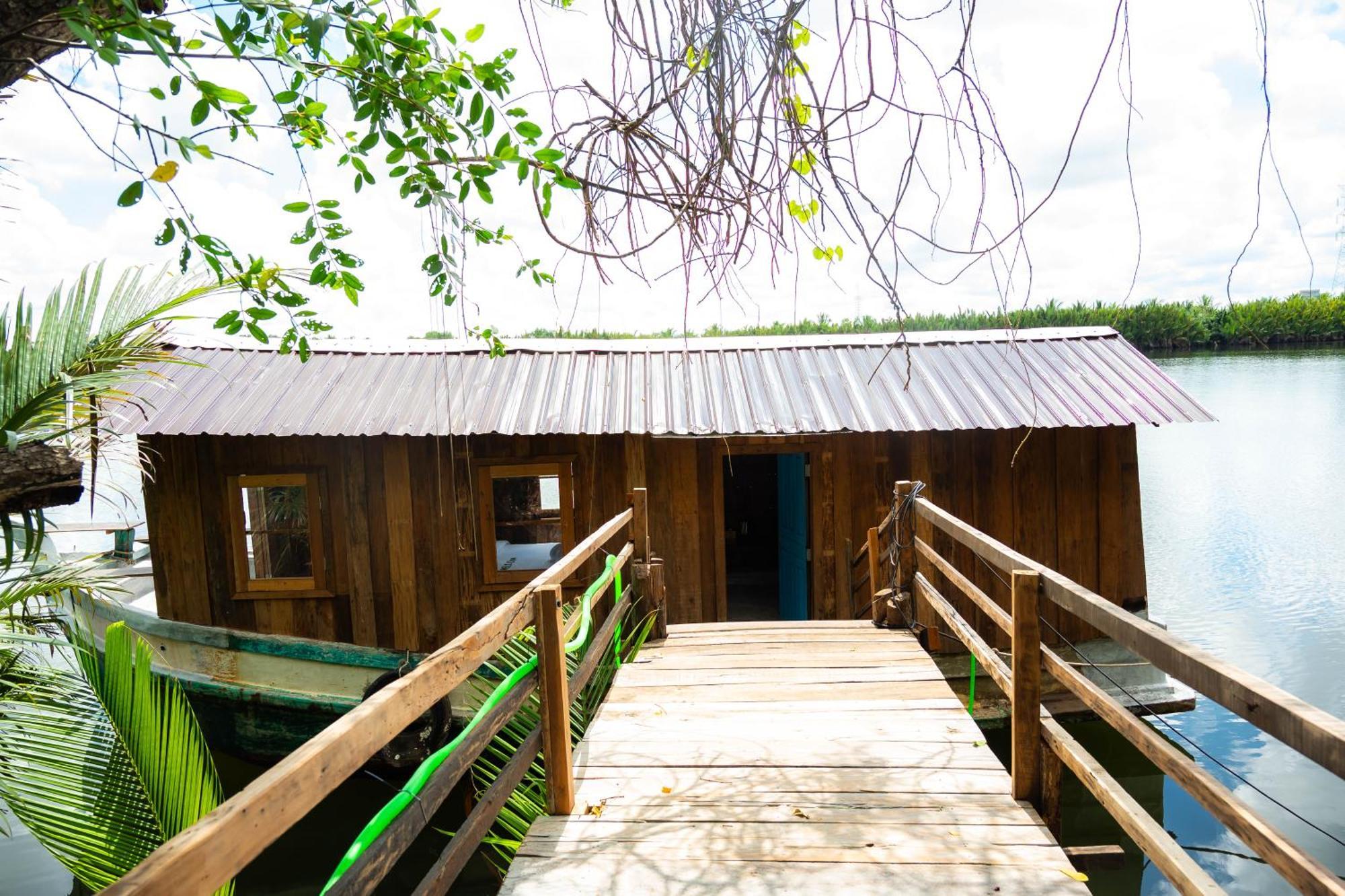 Banyan Tree Hostel Kampot Buitenkant foto